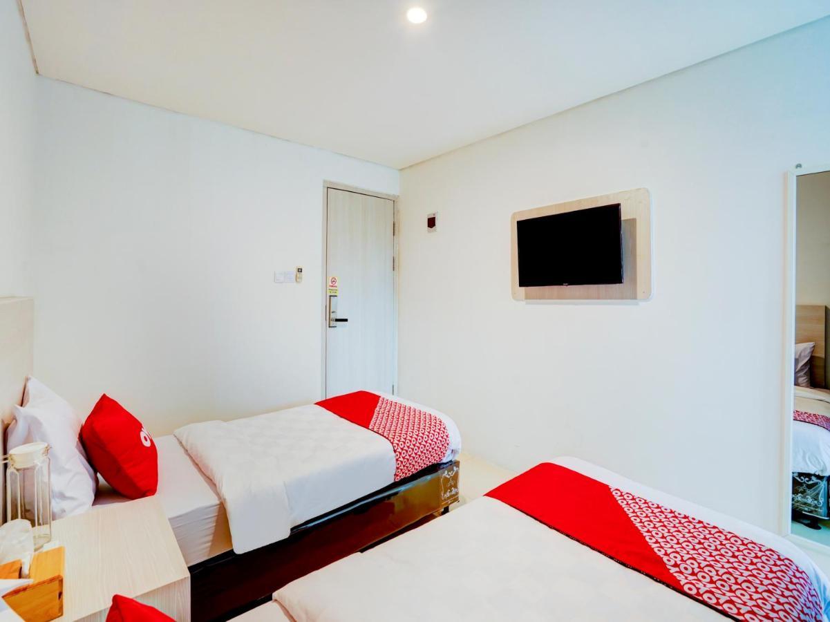 Lg Hotel Jembel Extérieur photo